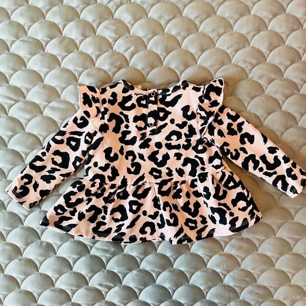 Tucker and Tate fleece lined ruffle sweater sz 12 month - Picture 2 of 3